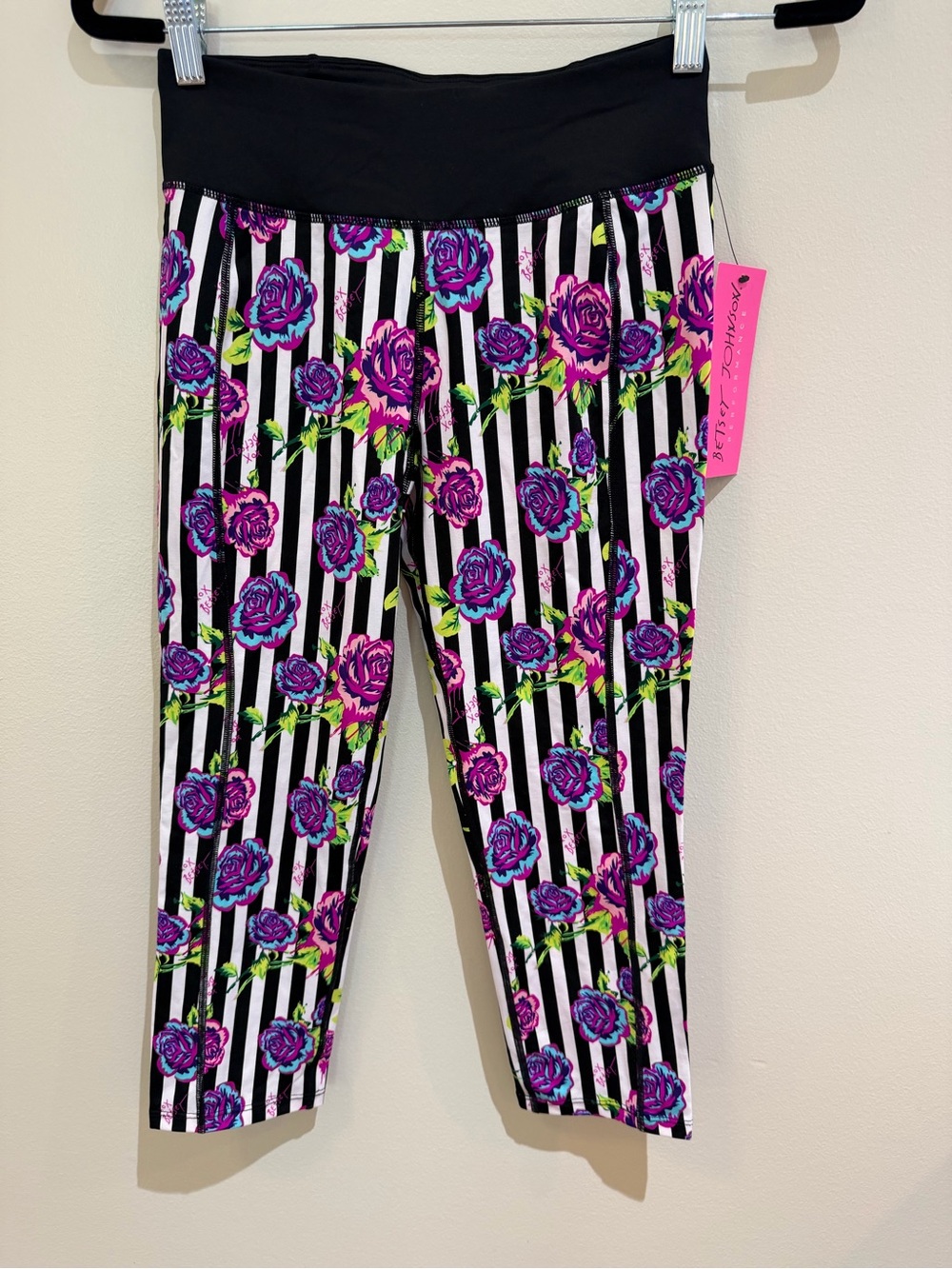 NWT Betsey Johnson Black & White Stripe Capri Leggings Purple Floral Print small